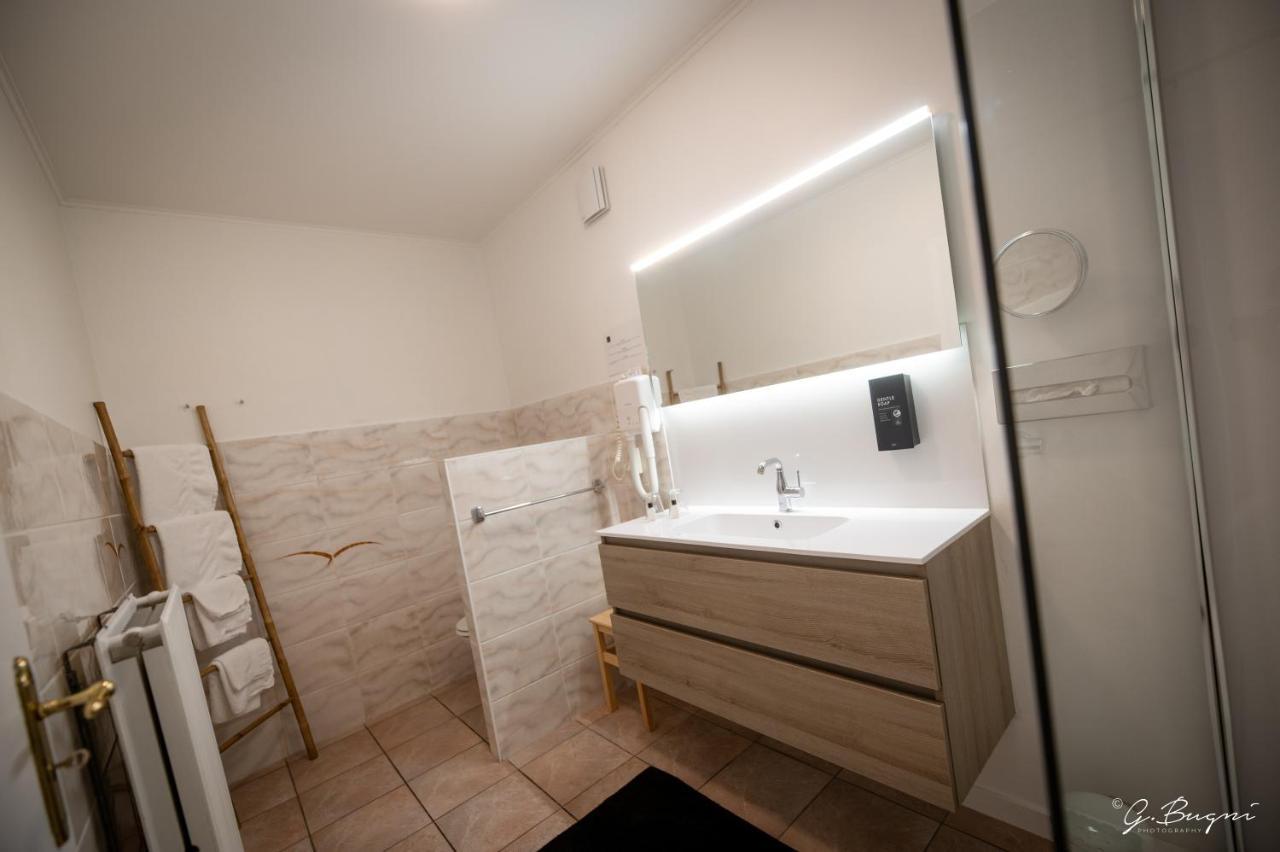 La Reine Hôtel, City Centre Spa Esterno foto