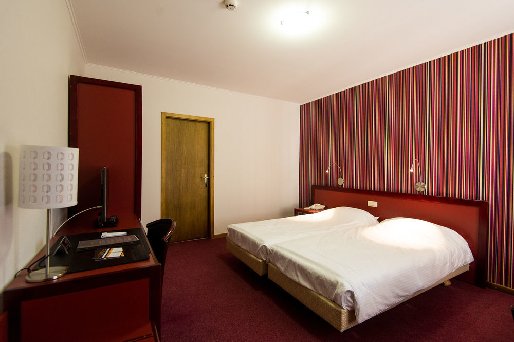 La Reine Hôtel, City Centre Spa Esterno foto